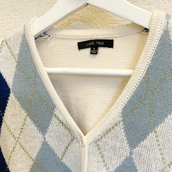 Womens Argyle Cardigan - Picture 4 of 11